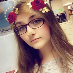 Meet your Posher, Chloe